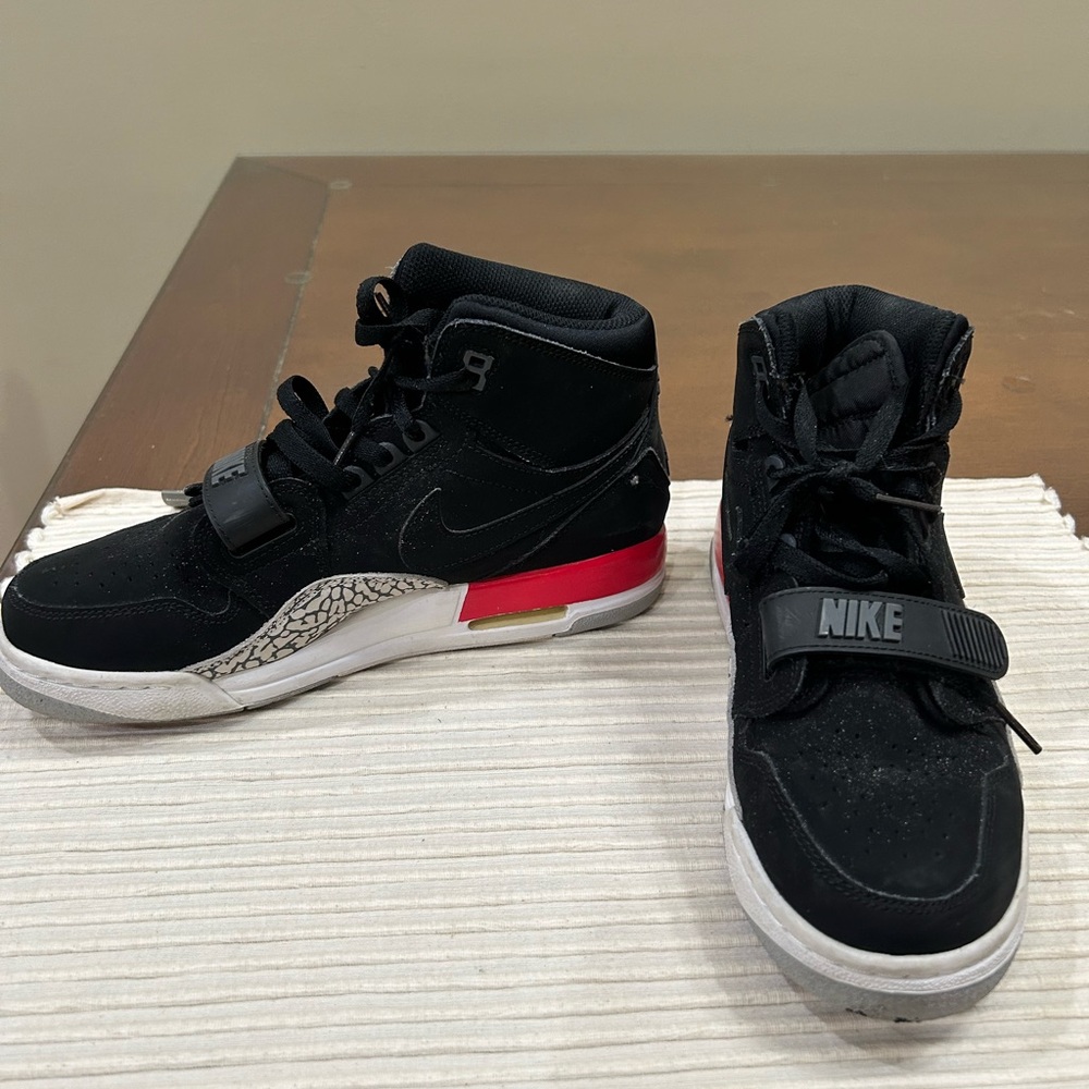 Jordan Legacy 312 ‘Black Suede’. AT4040-080
High Top Sneaker - Picture 6 of 11